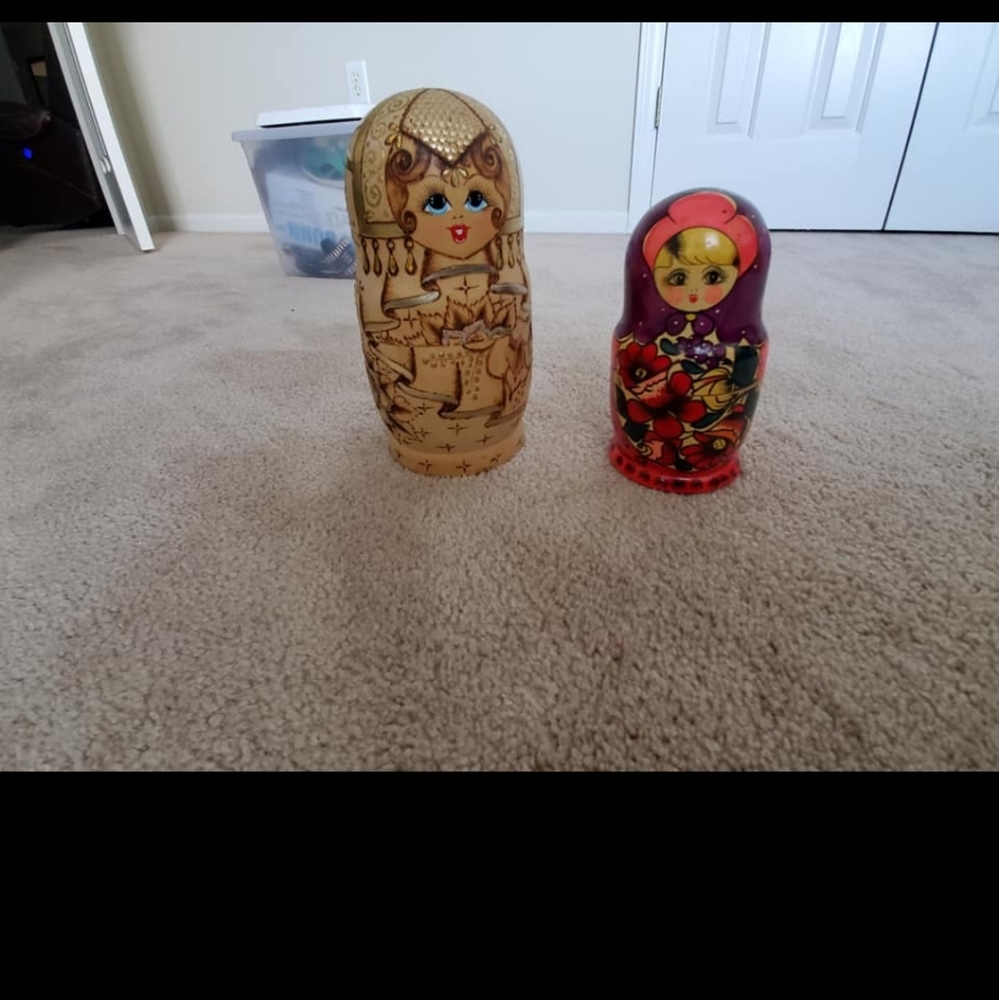 Figurines - Picture 2 of 3